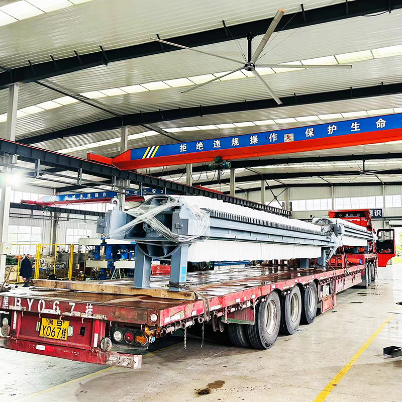 自動(dòng)拉板高壓圓形壓濾機(jī) 自動(dòng)拉板高壓圓形壓濾機(jī)